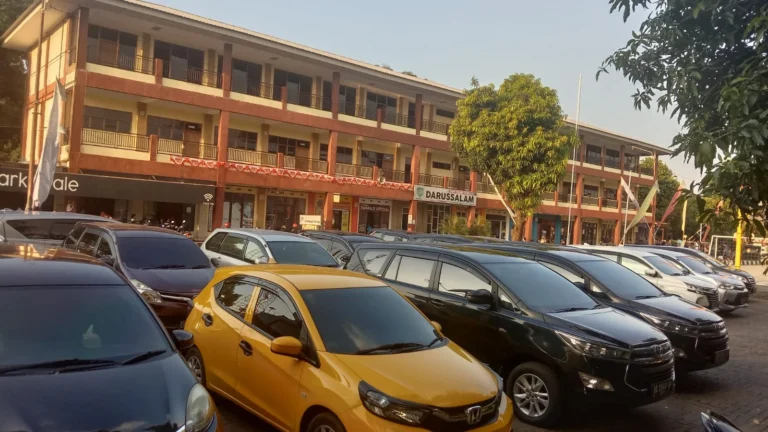 rental mobil makassar - arwin makassar