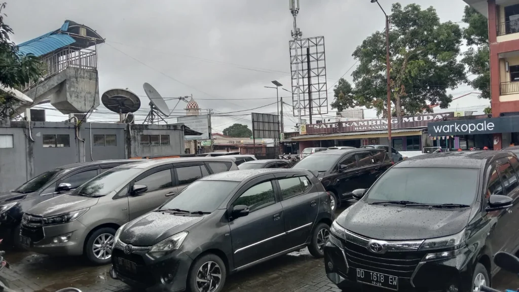 sewa mobil makassar - arwin makassar - renral mobil makassar