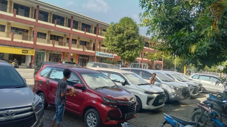 rental mobil makassar - arwin makassar